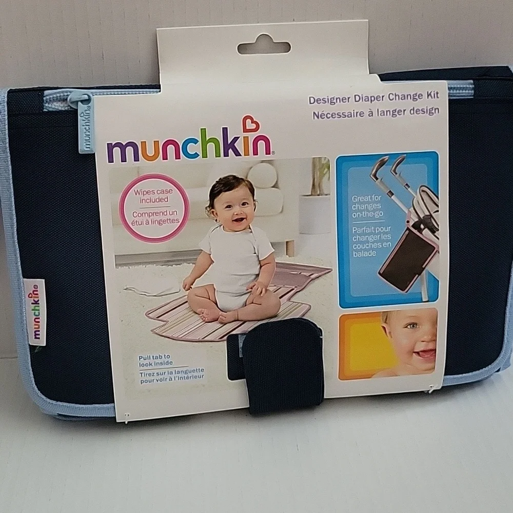 Munchkin Navy Blue Designer Diaper Change Kit